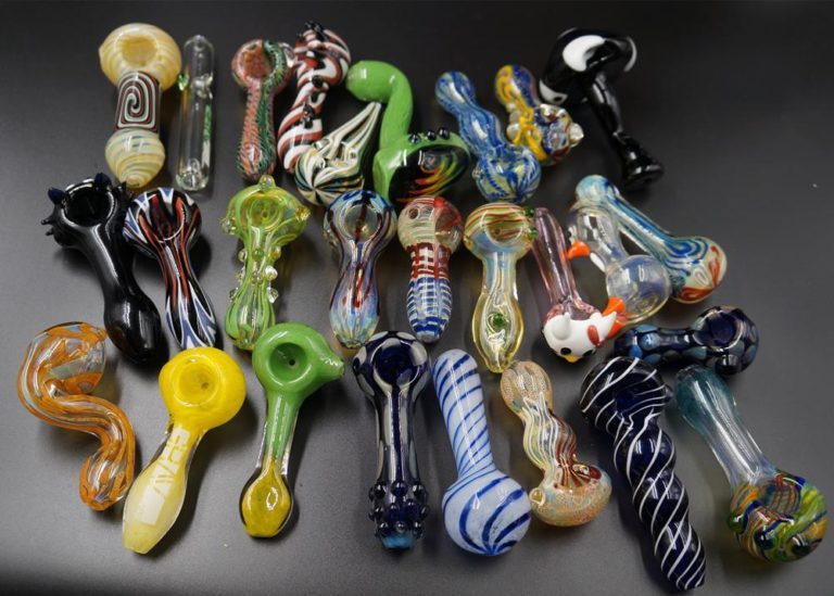 How to clean weed pipes